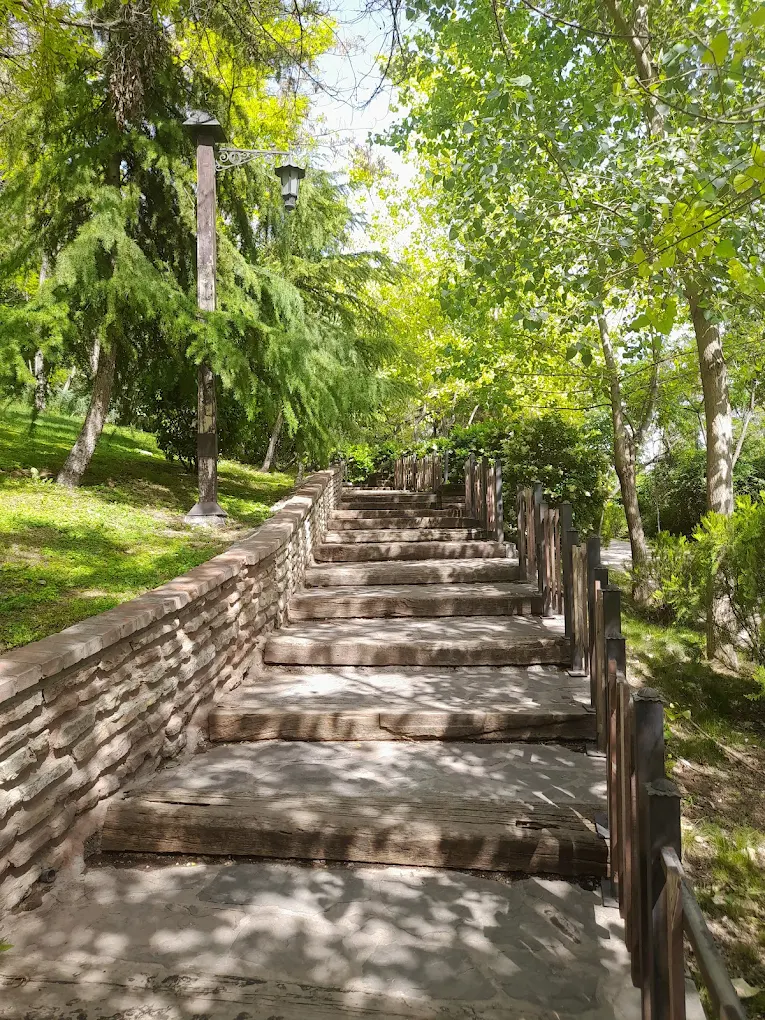 پارک ایران‌ زمین از آرام ترین پارک های تهران
