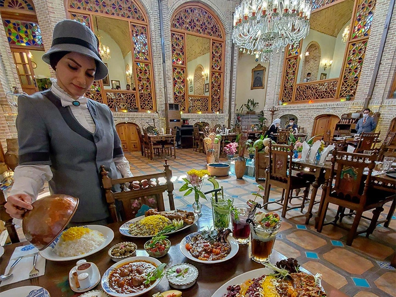 «رستوران سنتی وکیل التجار» یکی از برترین مکانهای خوراکی در جنوب تهران
