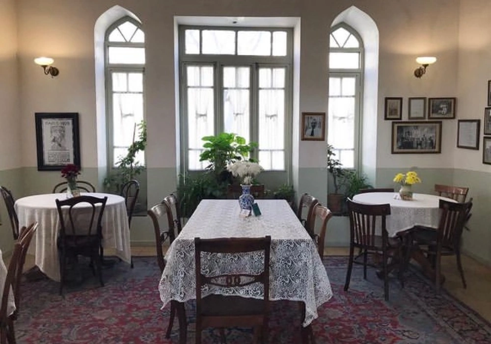 کافه تهرون کندوان از صبحانه خوب در تهران