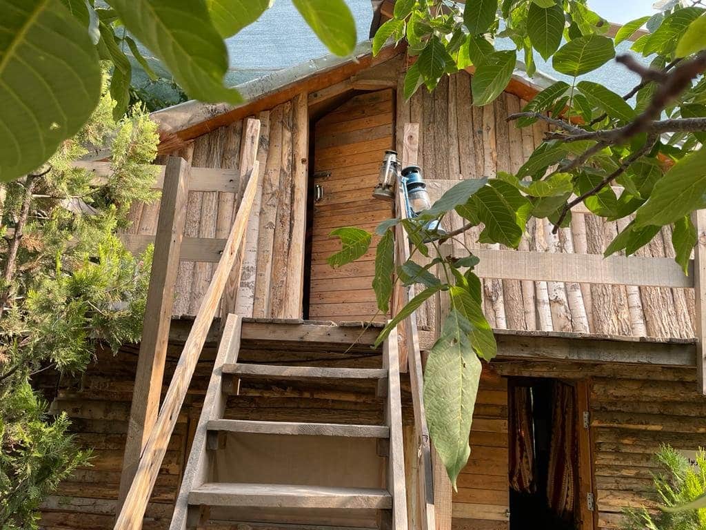 اقامتگاه بوم گردی ارگ سنگی سنگان تهران