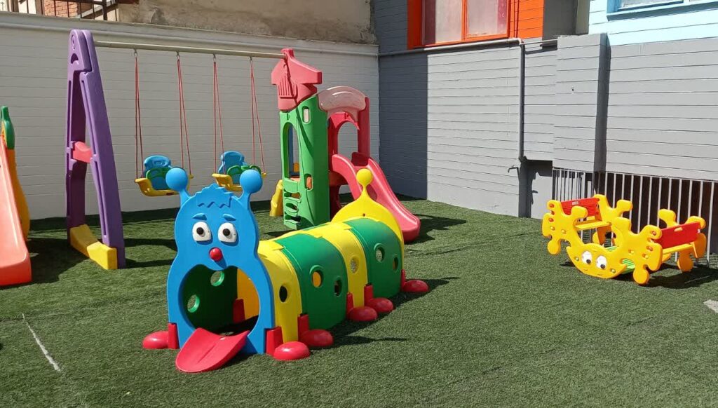 مهدکودک ترمه دوزبانه