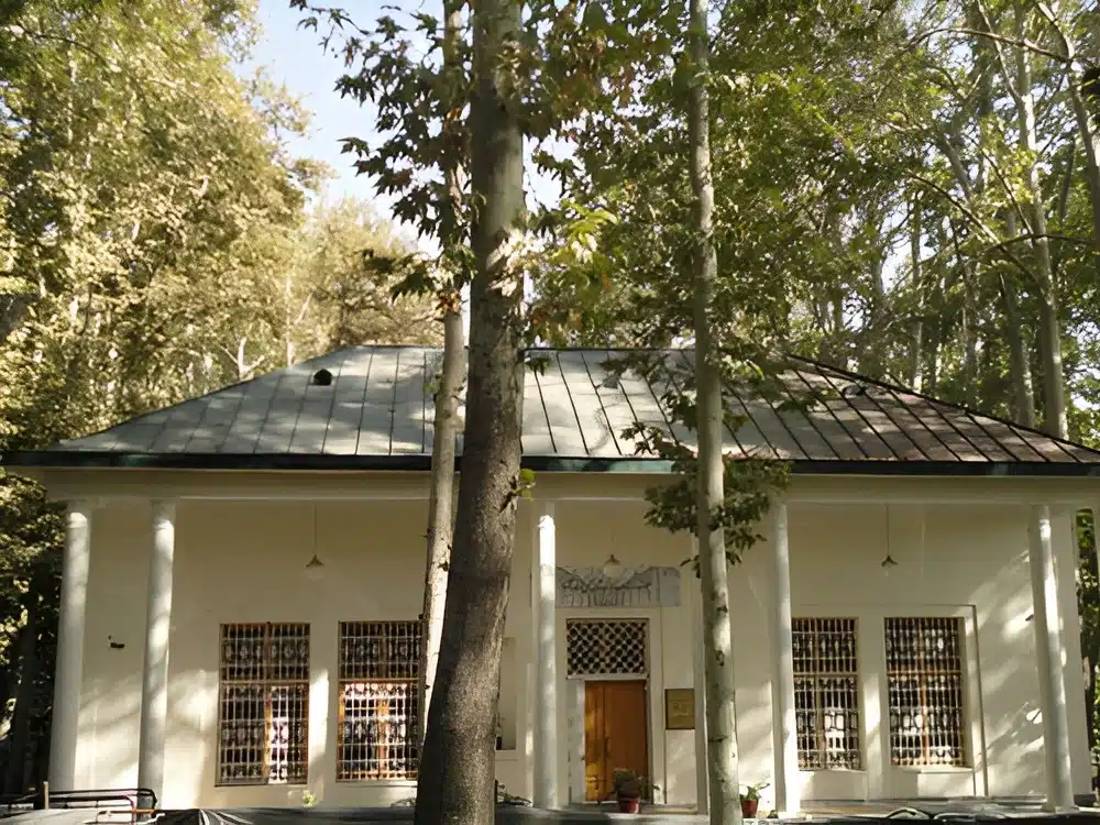 ساختمان اداری در کاخ سعدآباد تهران-در تهران کجاست