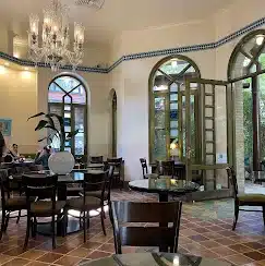 کافه رستوران چای‌بار اندرزگو تهران