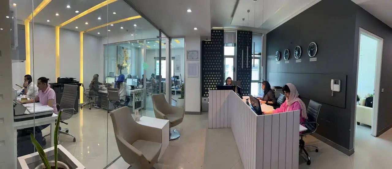 بهترین دارالترجمه تهران؛ دفتر دارالترجمه رسمی کاج در ساختمان میلاد کاج