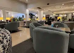 کشتی رستوران رویال لانژ روی دریاچه چیتگر